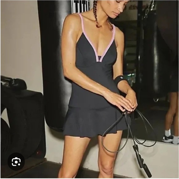 NWOT Free People FP Movement Hitting the Sweet Spot Skortsie Size L Black - Picture 1 of 12